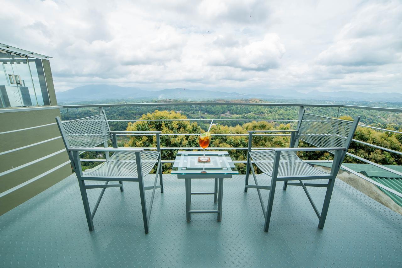 สกาย พาวิลเลียน Villa แคนดี้ ภายนอก รูปภาพ